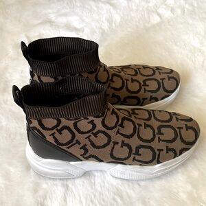 Guess shoes excellent condition